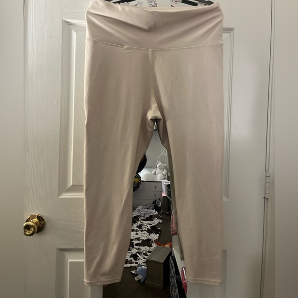 Three Piece Cream Set - Picture 7 of 8